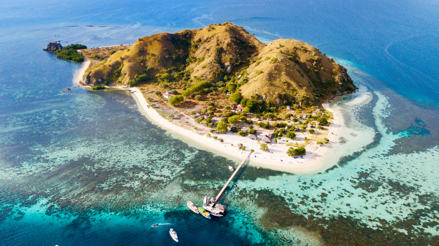 Beautiful Kanawa Island with Turquoise Water